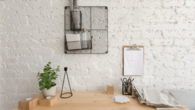 Schreibtisch ordnen – schaffen Sie Ordnung und Platz zum Arbeiten